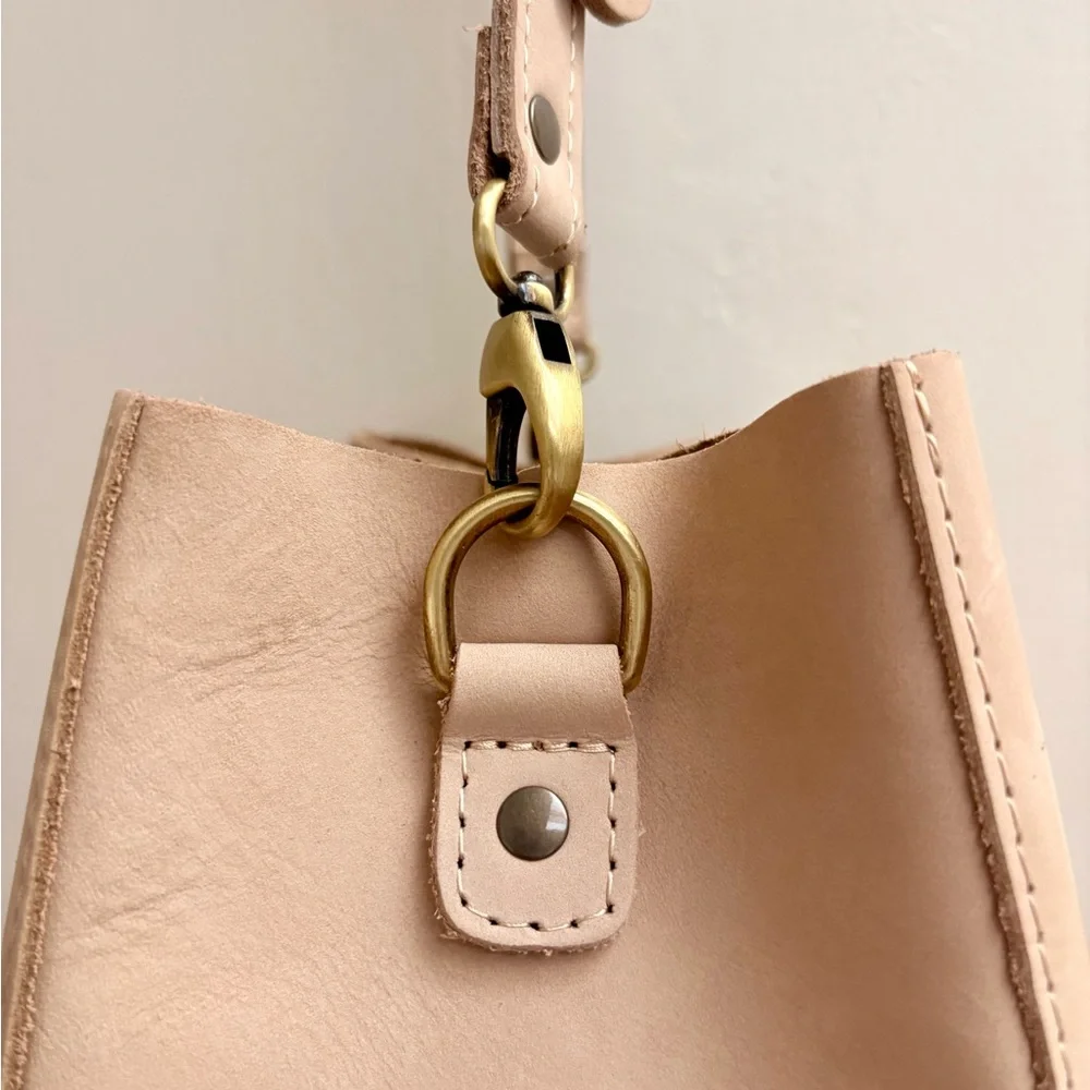 Portland Leather Goods Butterfly in Dragon ๐ Bone - Picture 12 of 16